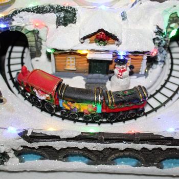 Spieluhr Winterszene mit Weihnachtsstadt