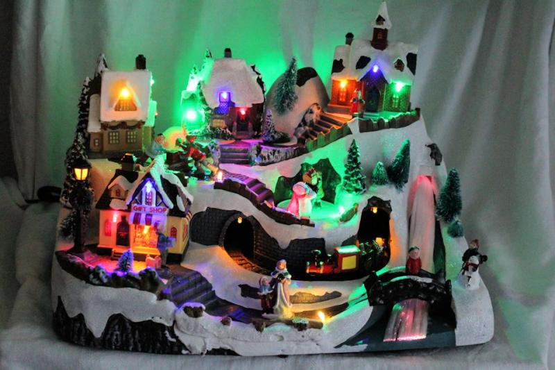 Spieluhr Winterszene mit Weihnachtsstadt